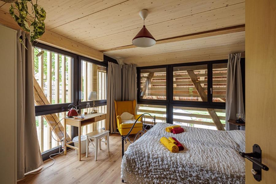 Uelis-Stoeckli-Gaestezimmer Auf Bauernhof Mit Billiard Und Alpakatrekking Meikirch ภายนอก รูปภาพ